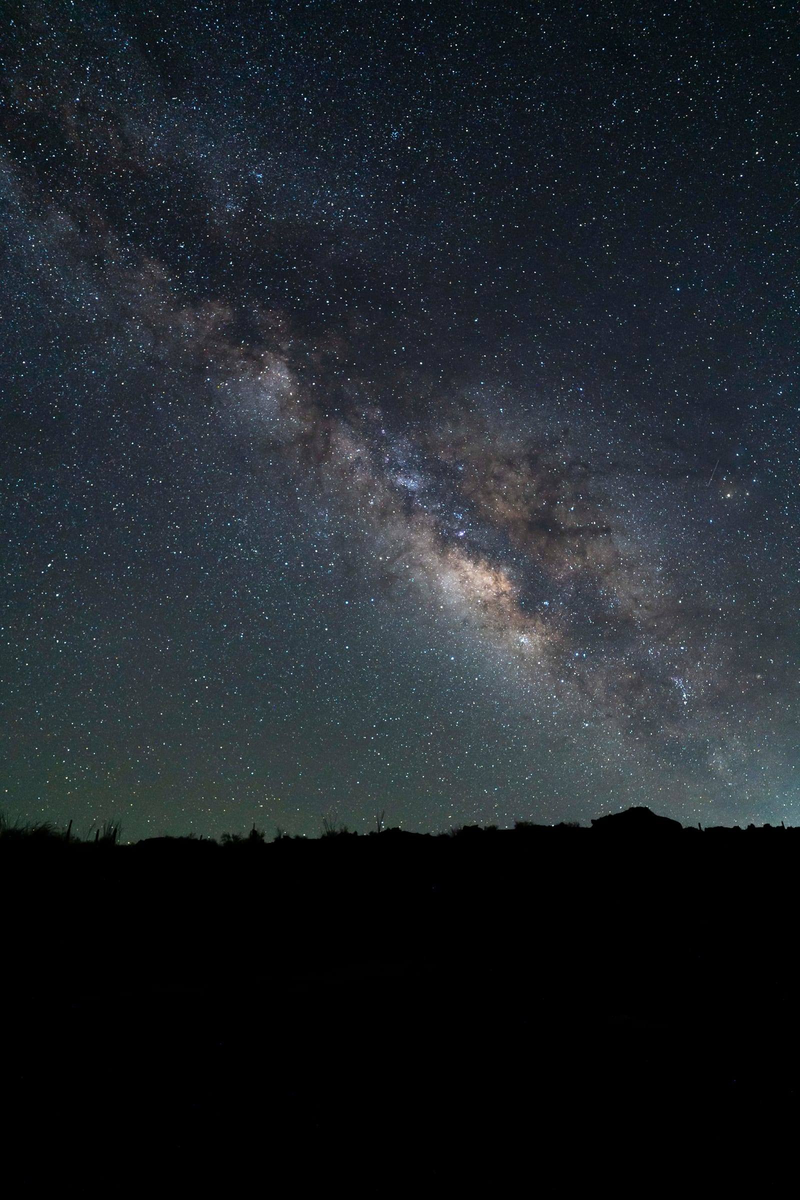 La Vía Láctea sobre el desierto de El Pinacate